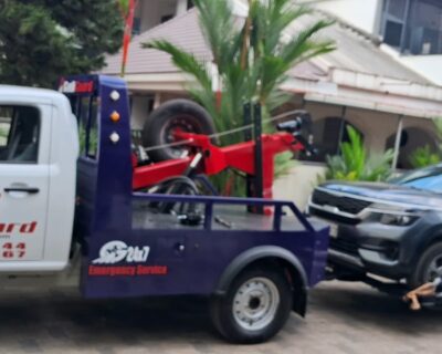 Towing-a-car-from-Aluva