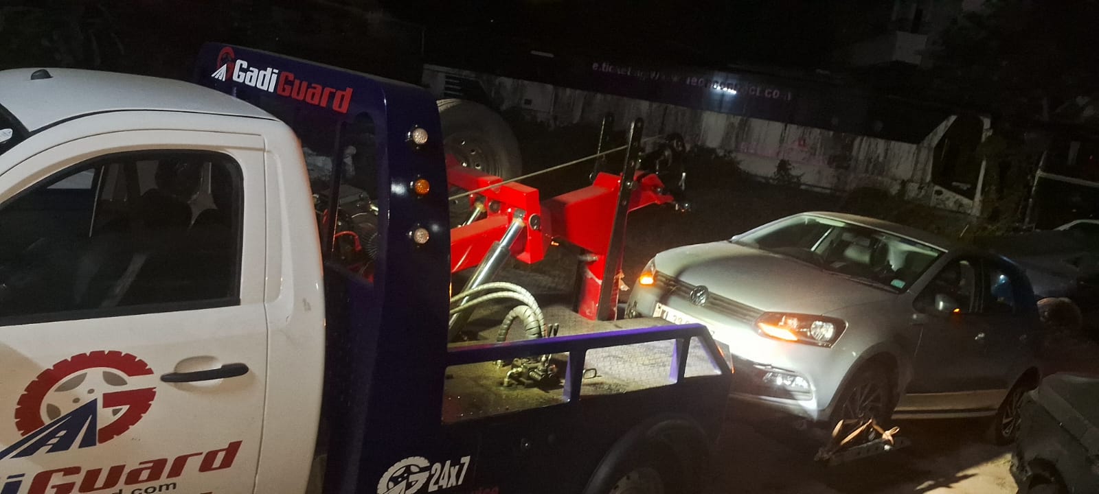 Gadiguard Towing Service In Kochi